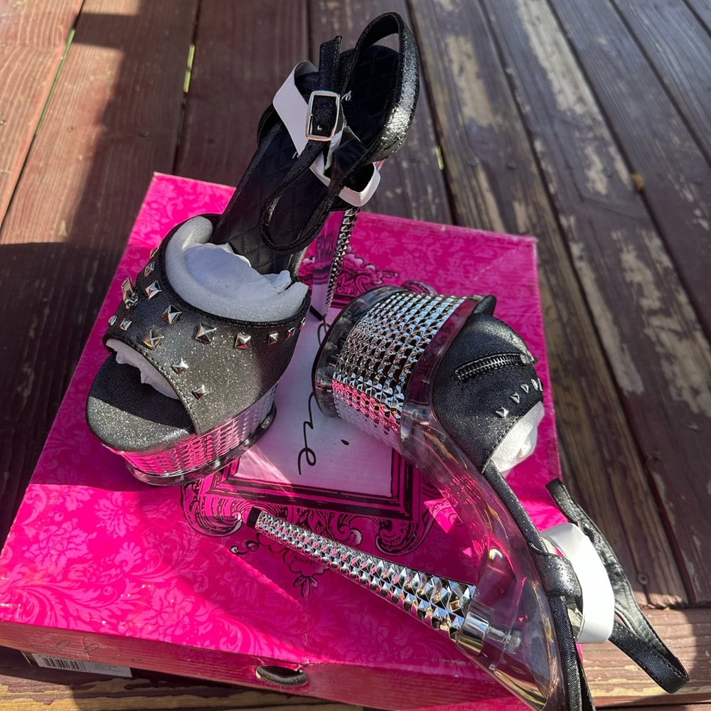 Ellie Platform Stripper Heels Size 6 New